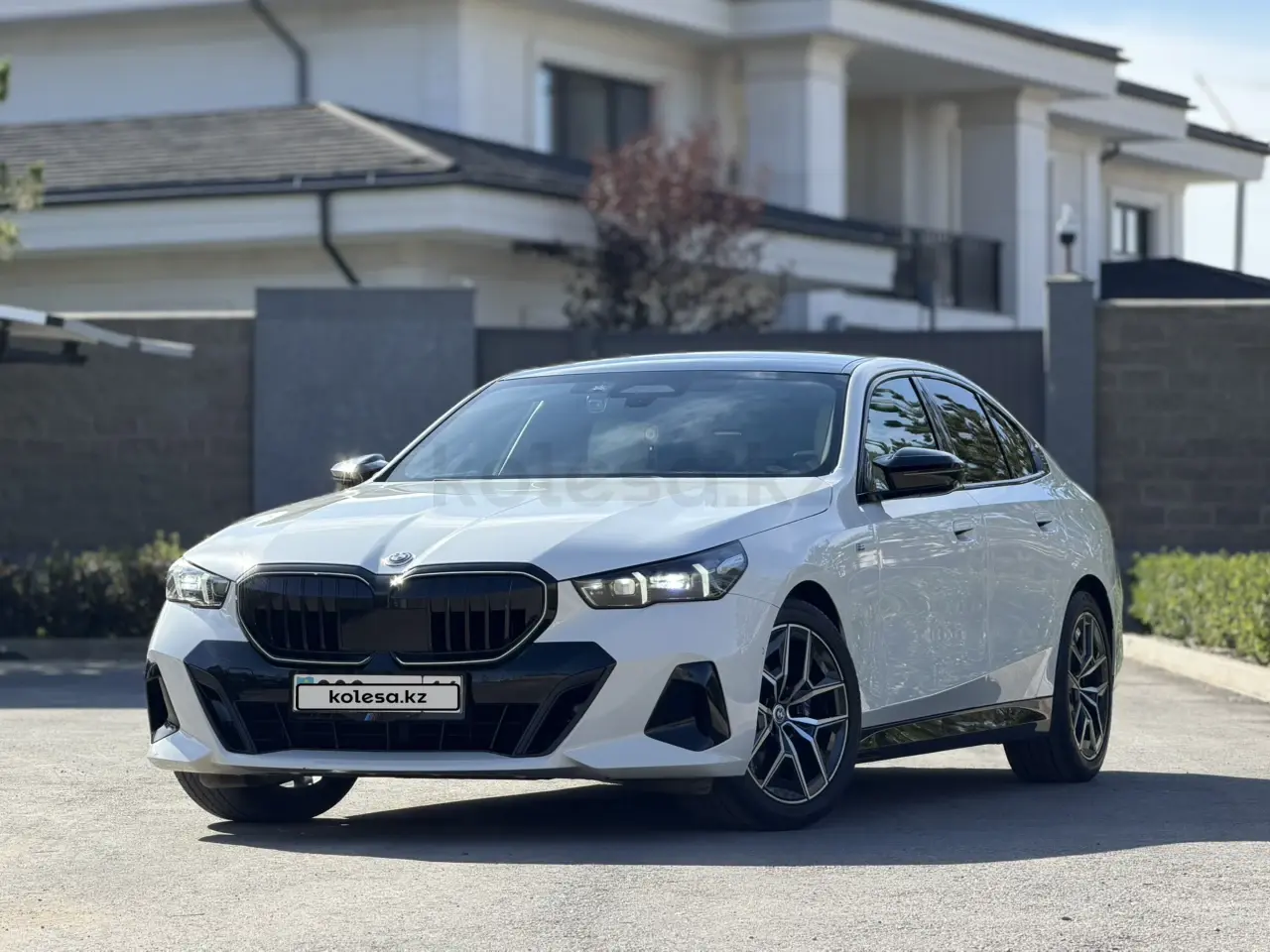 BMW 5 Series, 2024