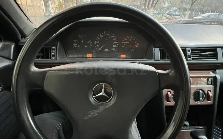 Mercedes-Benz E 260 1991 года за 1 300 000 тг. в Караганда