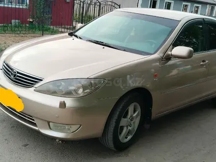 Toyota Camry 2005 года за 5 600 000 тг. в Актобе – фото 3