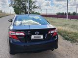 Toyota Camry 2014 года за 6 300 000 тг. в Актобе – фото 3