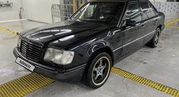 Mercedes-Benz E 320 1993 года за 1 700 000 тг. в Караганда – фото 2