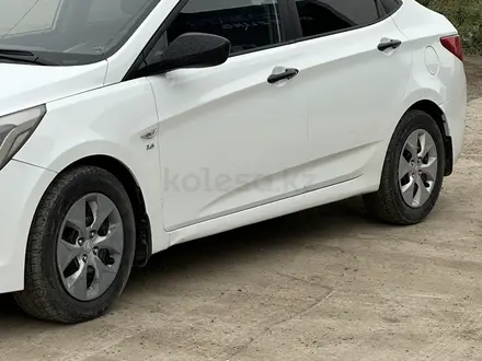 Hyundai Accent 2015 года за 4 000 000 тг. в Атырау – фото 4