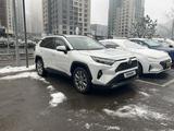 Toyota RAV4 2023 годаfor19 000 000 тг. в Алматы