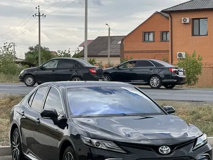 Toyota Camry 2023 года за 15 000 000 тг. в Атырау