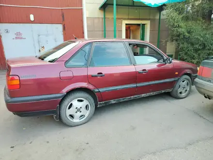 Volkswagen Passat 1994 года за 1 100 000 тг. в Астана – фото 2