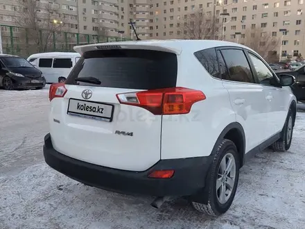 Toyota RAV4 2015 года за 9 800 000 тг. в Астана – фото 4