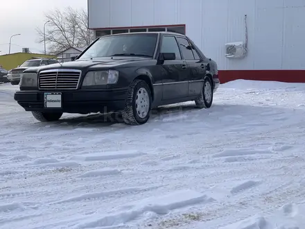 Mercedes-Benz E 280 1993 года за 1 850 000 тг. в Караганда