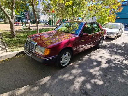 Mercedes-Benz E 230 1992 года за 2 500 000 тг. в Астана