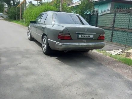 Mercedes-Benz E 230 1991 года за 1 500 000 тг. в Алматы – фото 6