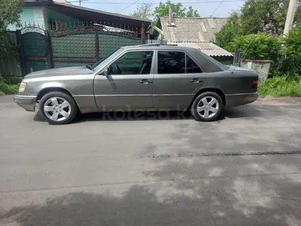 Mercedes-Benz E 230 1991 года за 1 500 000 тг. в Алматы – фото 8