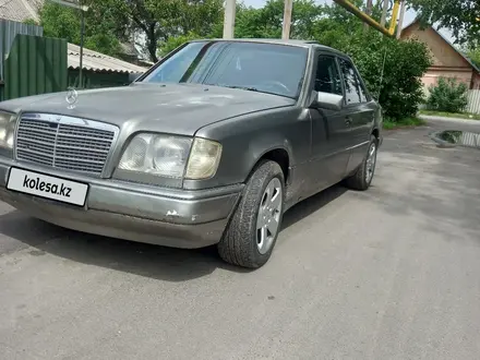 Mercedes-Benz E 230 1991 года за 1 500 000 тг. в Алматы – фото 9
