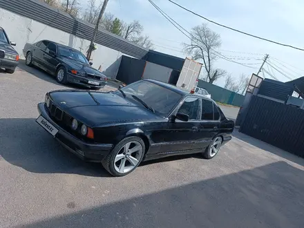 BMW 525 1990 года за 2 400 000 тг. в Шымкент – фото 2