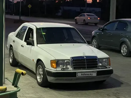 Mercedes-Benz E 200 1992 года за 2 700 000 тг. в Кызылорда – фото 7