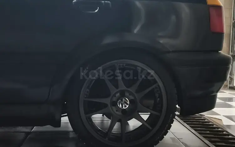 Volkswagen Golf 1993 года за 1 300 000 тг. в Алматы