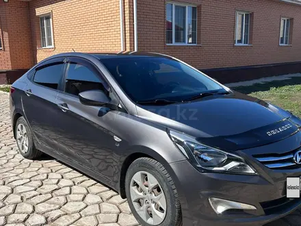 Hyundai Solaris 2015 года за 5 500 000 тг. в Караганда – фото 2