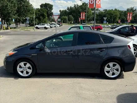 Toyota Prius 2015 года за 6 900 000 тг. в Алматы – фото 4