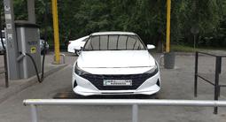 Hyundai Elantra 2022 годаүшін7 400 000 тг. в Алматы