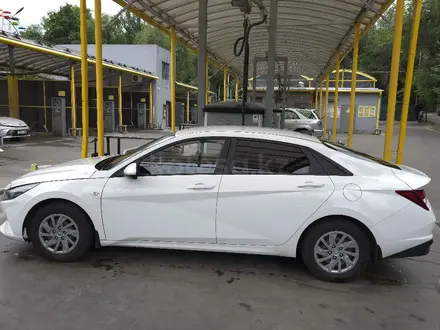 Hyundai Elantra 2022 года за 7 400 000 тг. в Алматы – фото 3