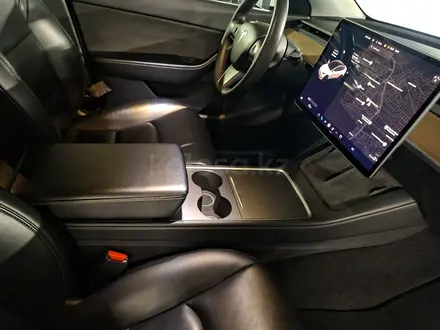 Tesla Model Y 2021 года за 13 000 000 тг. в Алматы – фото 21