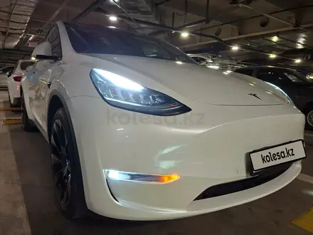 Tesla Model Y 2021 года за 13 000 000 тг. в Алматы – фото 30