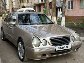 Mercedes-Benz E 320