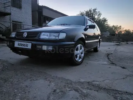 Volkswagen Passat 1994 года за 1 800 000 тг. в Семей – фото 3