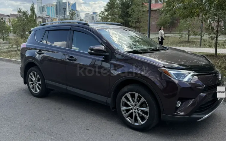 Toyota RAV4 2017 годаүшін8 600 000 тг. в Астана