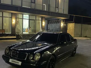 Mercedes-Benz E 320
