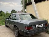 Mercedes-Benz E 200 1990 годаүшін1 000 000 тг. в Алматы