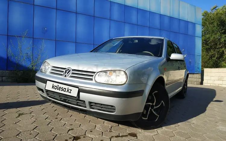 Volkswagen Golf 1998 годаүшін2 400 000 тг. в Темиртау