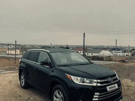 Toyota Highlander 2016 года за 11 500 000 тг. в Актау