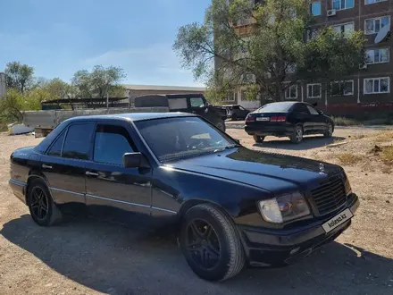 Mercedes-Benz E 280 1993 года за 2 600 000 тг. в Сатпаев – фото 6