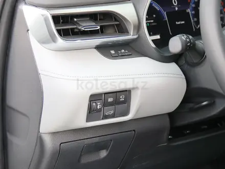Toyota Highlander 2026 года за 39 800 000 тг. в Алматы – фото 9