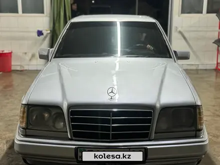 Mercedes-Benz E 220 1994 года за 2 400 000 тг. в Тараз