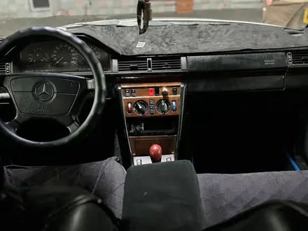 Mercedes-Benz E 220 1994 года за 2 400 000 тг. в Тараз – фото 8