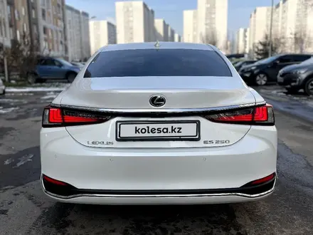 Lexus ES 250 2021 года за 29 000 000 тг. в Алматы – фото 10