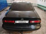 Toyota Camry 1998 года за 2 800 000 тг. в Экибастуз – фото 2