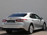 Toyota Camry 2020 года за 13 950 000 тг. в Астана – фото 5