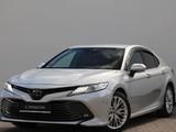 Toyota Camry 2020 года за 13 950 000 тг. в Астана
