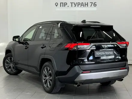 Toyota RAV4 Prestige 2023 года за 14 900 000 тг. в Астана – фото 2