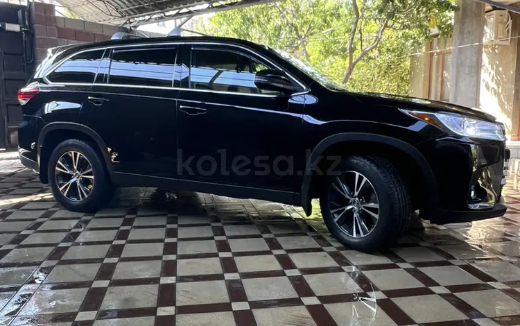 Toyota Highlander 2018 года за 16 300 000 тг. в Шымкент