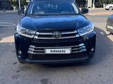 Toyota Highlander 2017 года за 17 500 000 тг. в Караганда