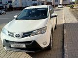 Toyota RAV4 2013 годаfor9 400 000 тг. в Актобе