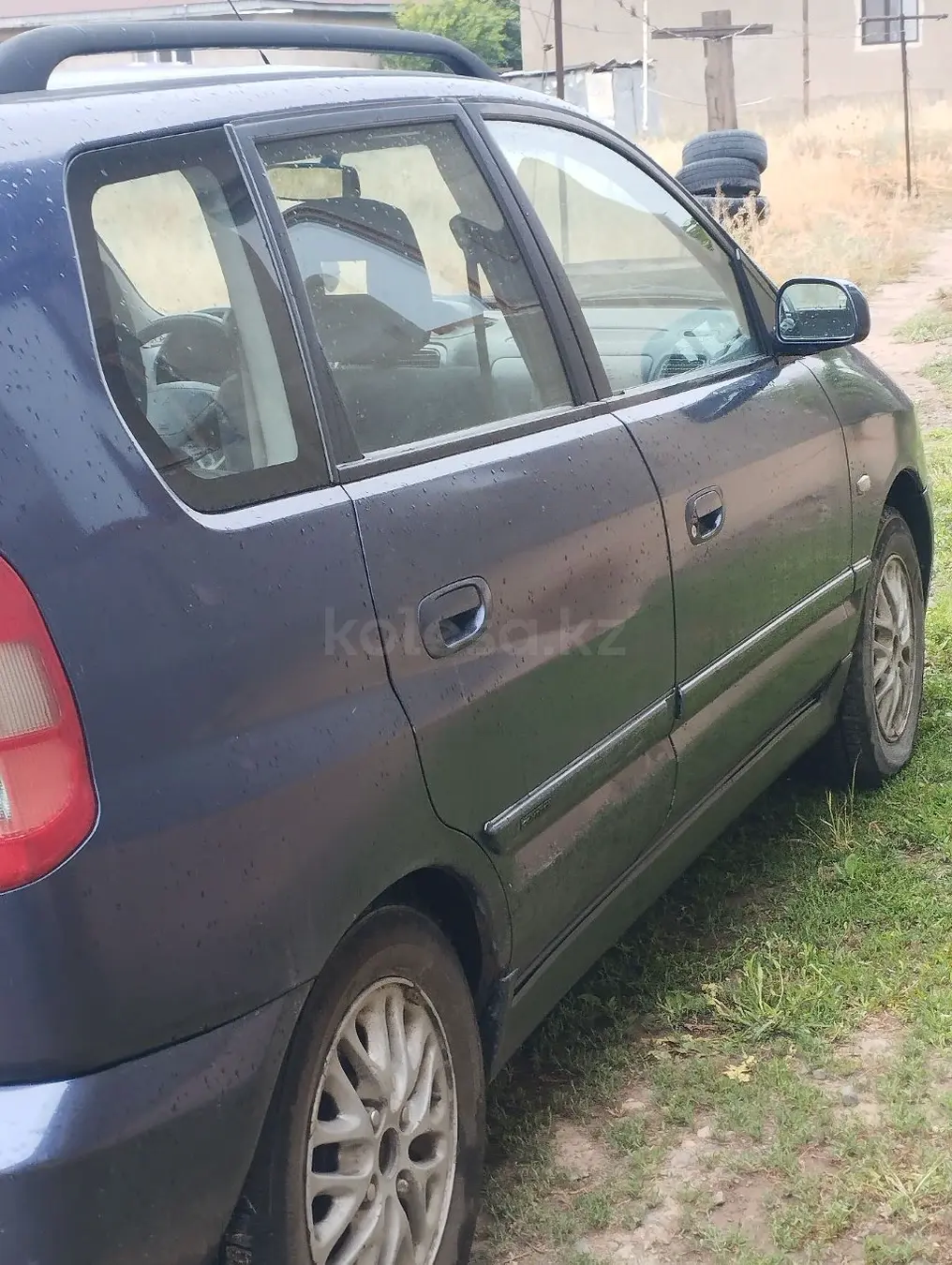 Mitsubishi Space Star, 2001