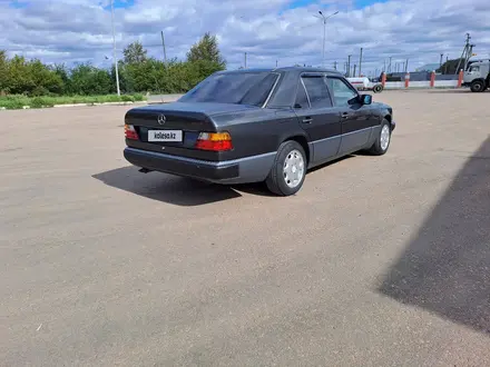 Mercedes-Benz E 280 1993 года за 2 700 000 тг. в Костанай – фото 3