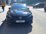 Toyota Camry 2022 года за 16 000 000 тг. в Астана