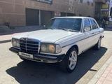 Mercedes-Benz E 230 1982 года за 900 000 тг. в Балхаш – фото 3