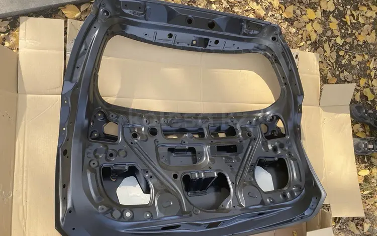 TOYOTA RAV4 крышка багажника за 350 000 тг. в Алматы