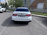 Toyota Camry 2020 года за 12 600 000 тг. в Астана – фото 4