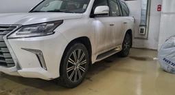 Lexus LX 570 2018 года за 55 000 000 тг. в Астана – фото 4